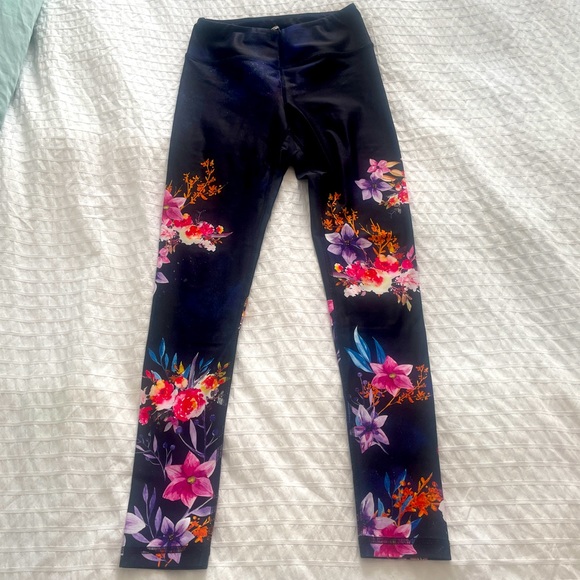 Silver Icing limited edition yoga leggings. Size  XS. - Picture 1 of 3